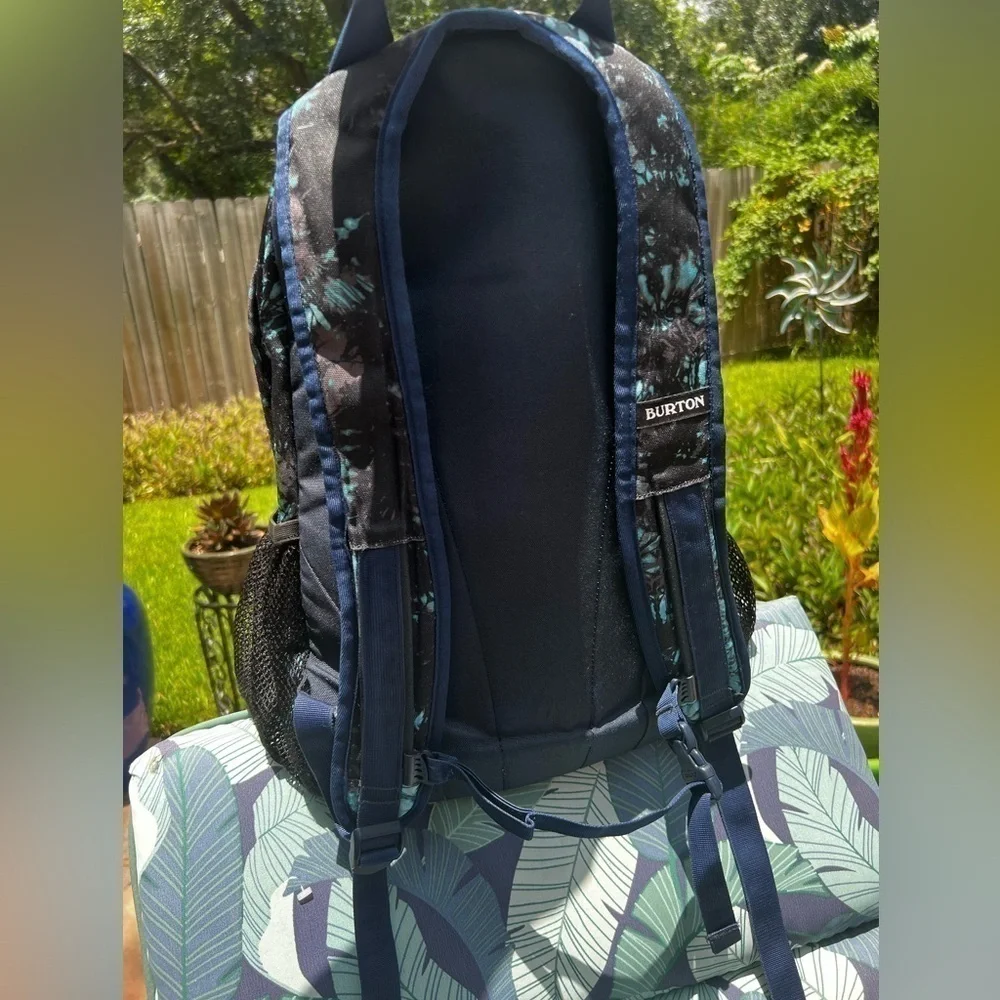 ▶️ Burton ◀️ Black and Blue Back Pack
